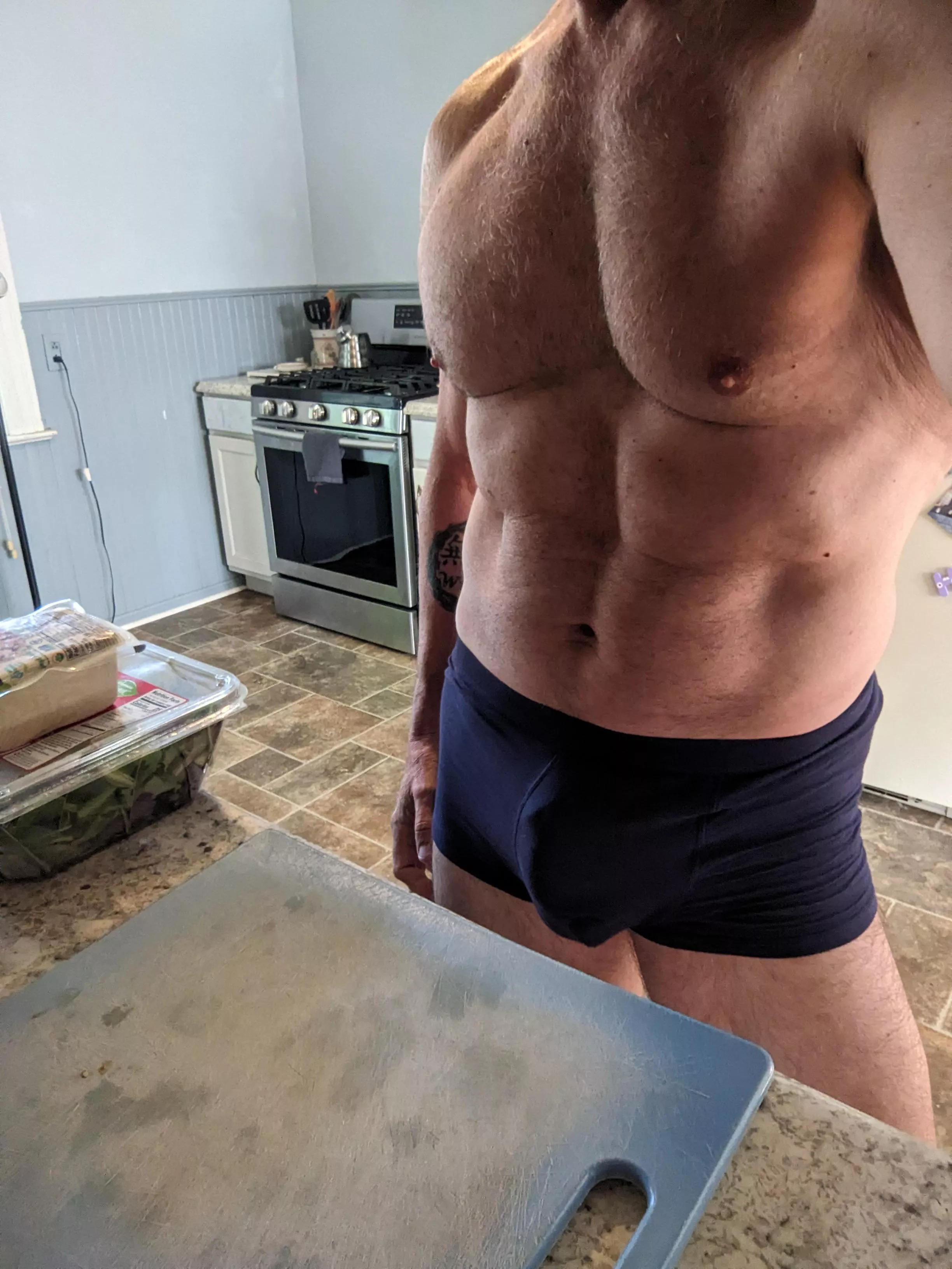 (58) yes this really is how I dress to food prep. posted by waters_way