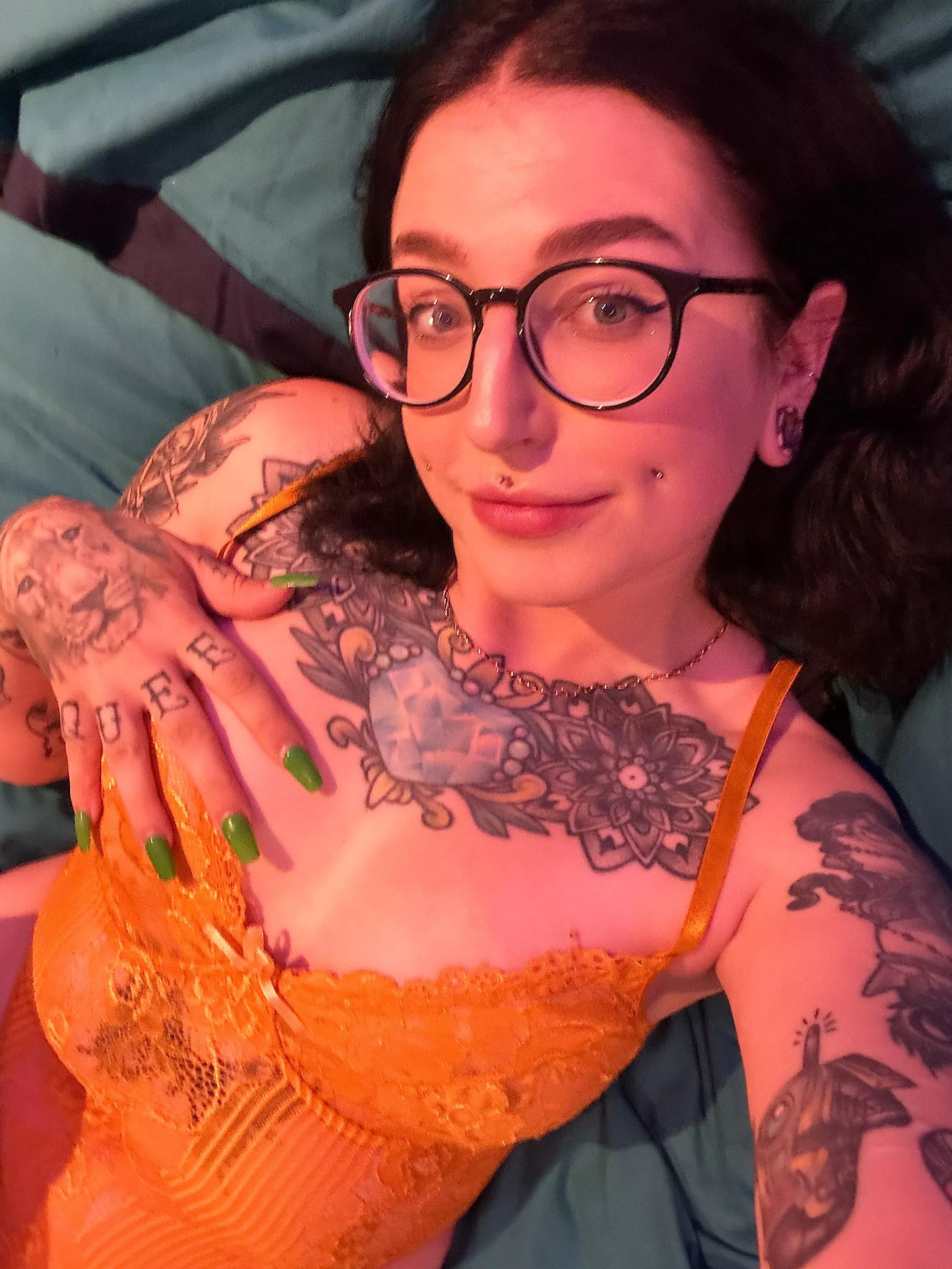 Do you like my glasses?🤓 posted by hannahtiddies