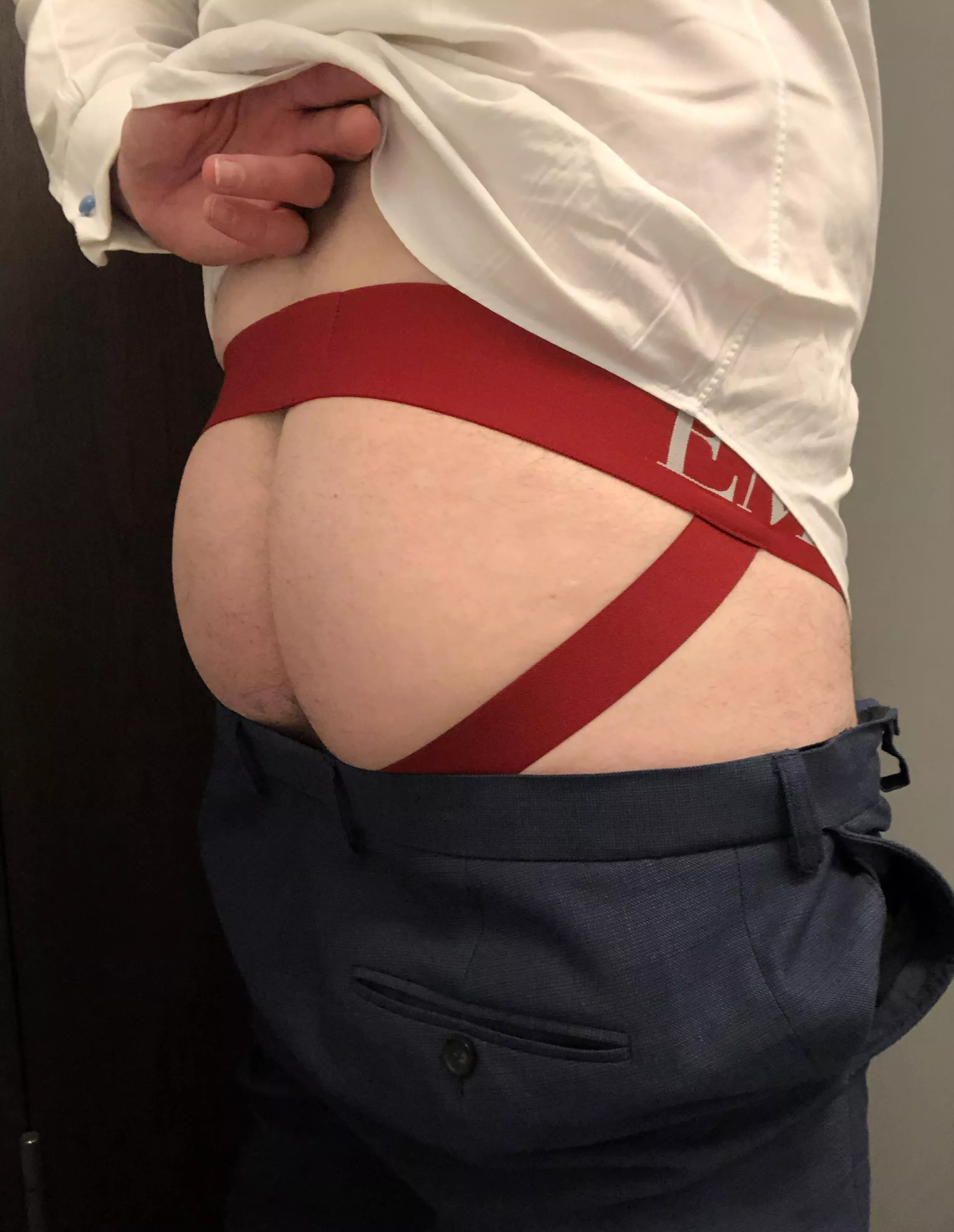 Doing what I can to brighten up a dreary Tuesday at work (43) posted by Richardse110