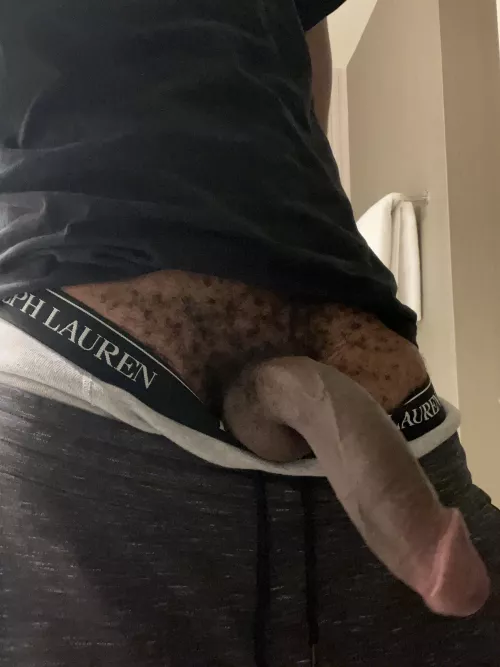 First time here. You like what you see?🫣 by incogkneegrowe