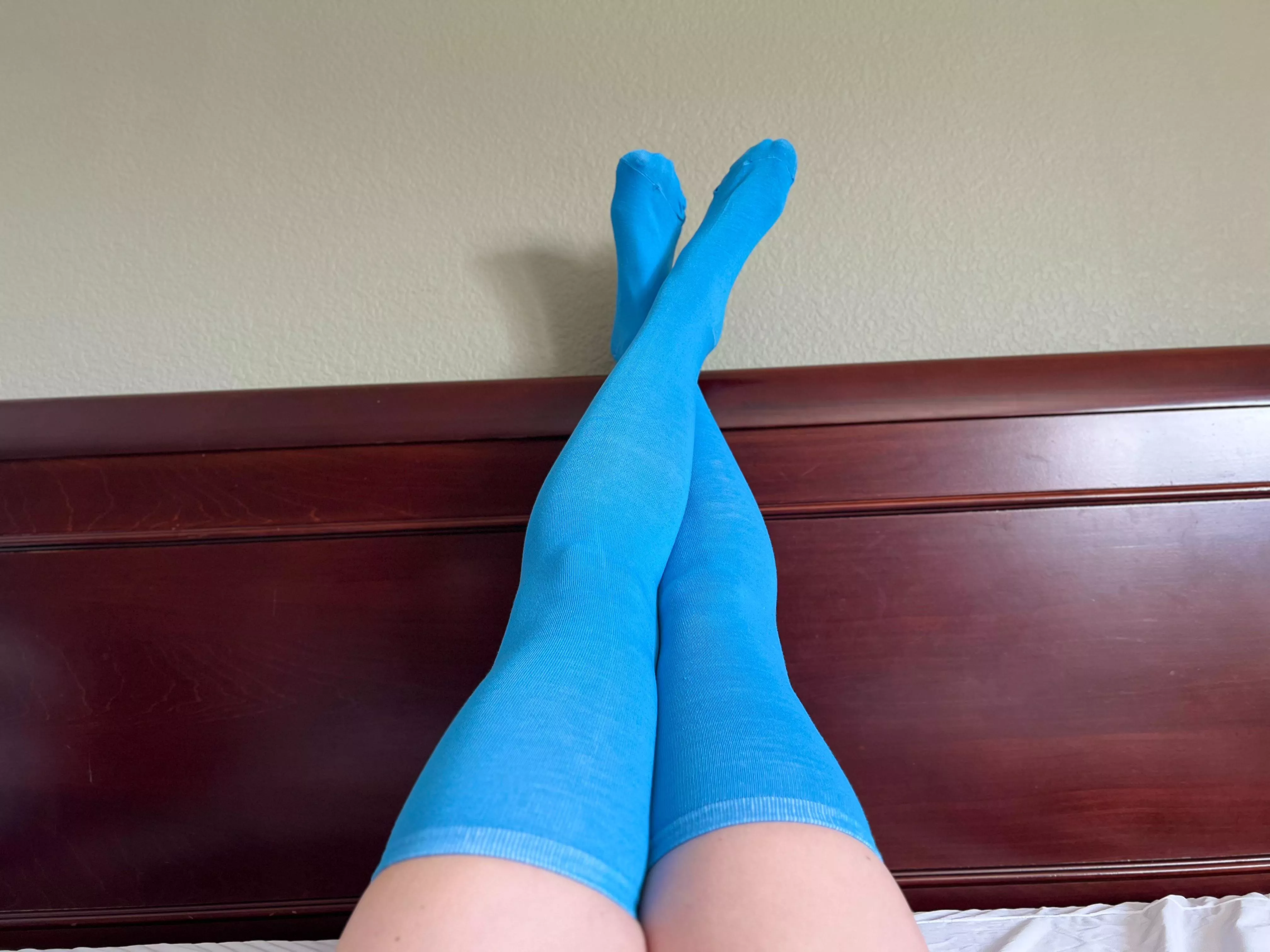 From sweaty gym socks to sexy thigh highs, I’ve got the socks you need. See pinned post for my sock drawer and dm to get yours. [selling][usa] Starting at $20 posted by S4ssypanties
