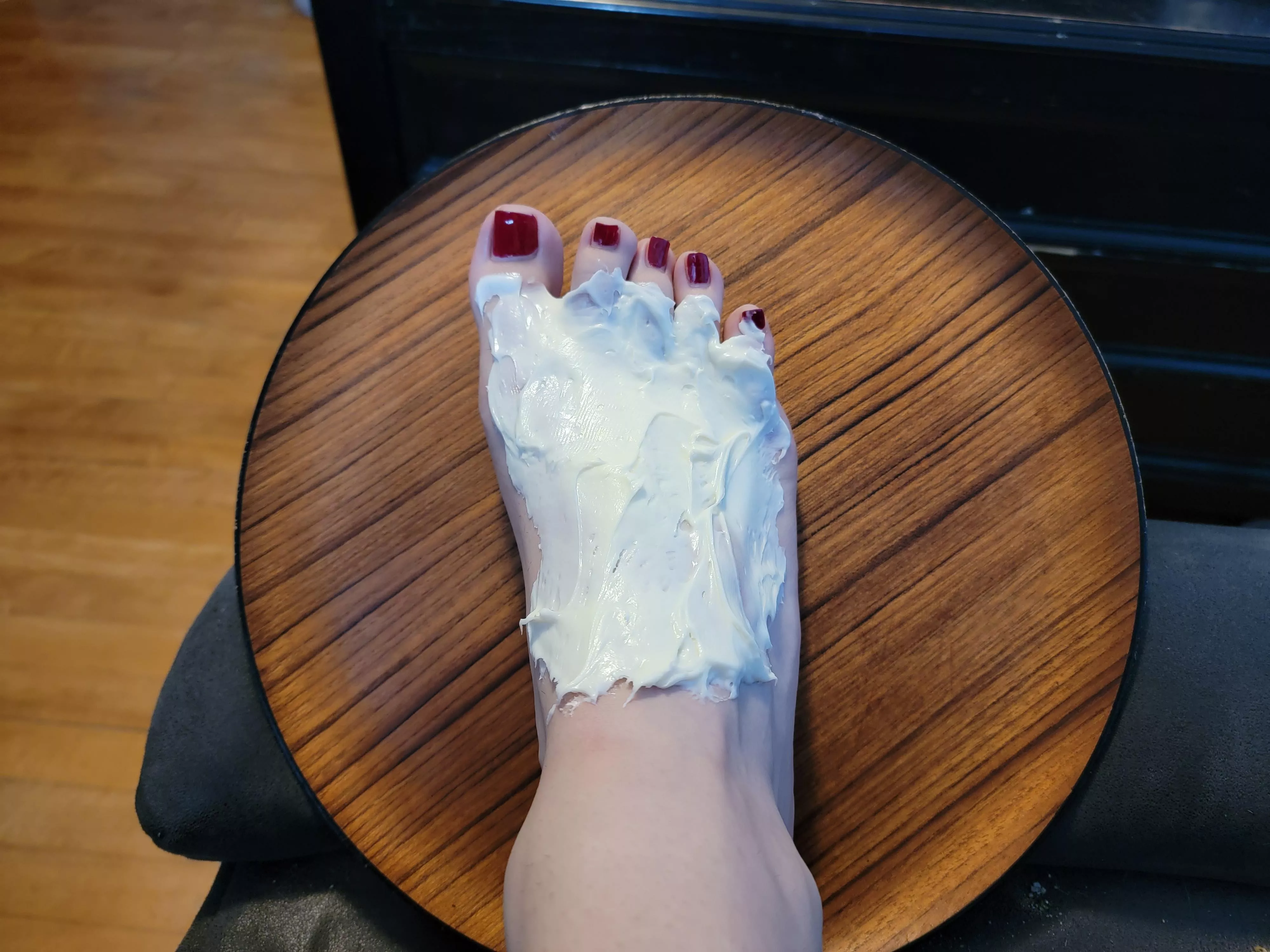 Had some fun and turned this kitty toes into a cake 🥰 posted by catasticNya