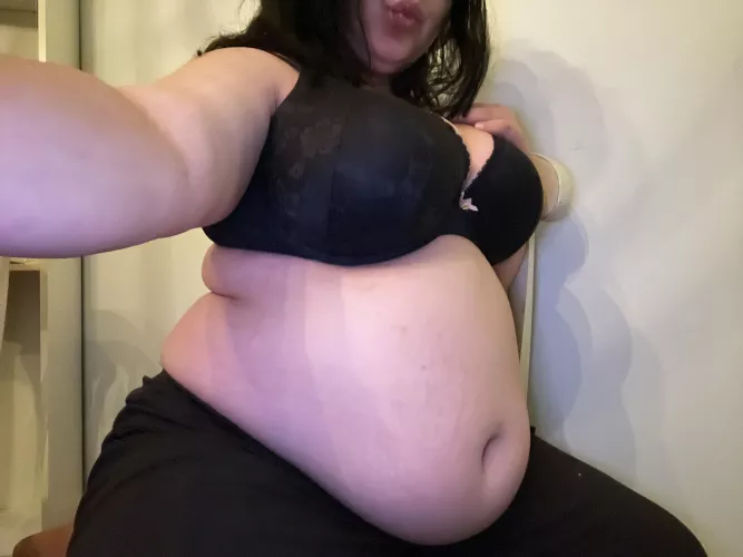 I need to get so much bigger by chubbyy-doll