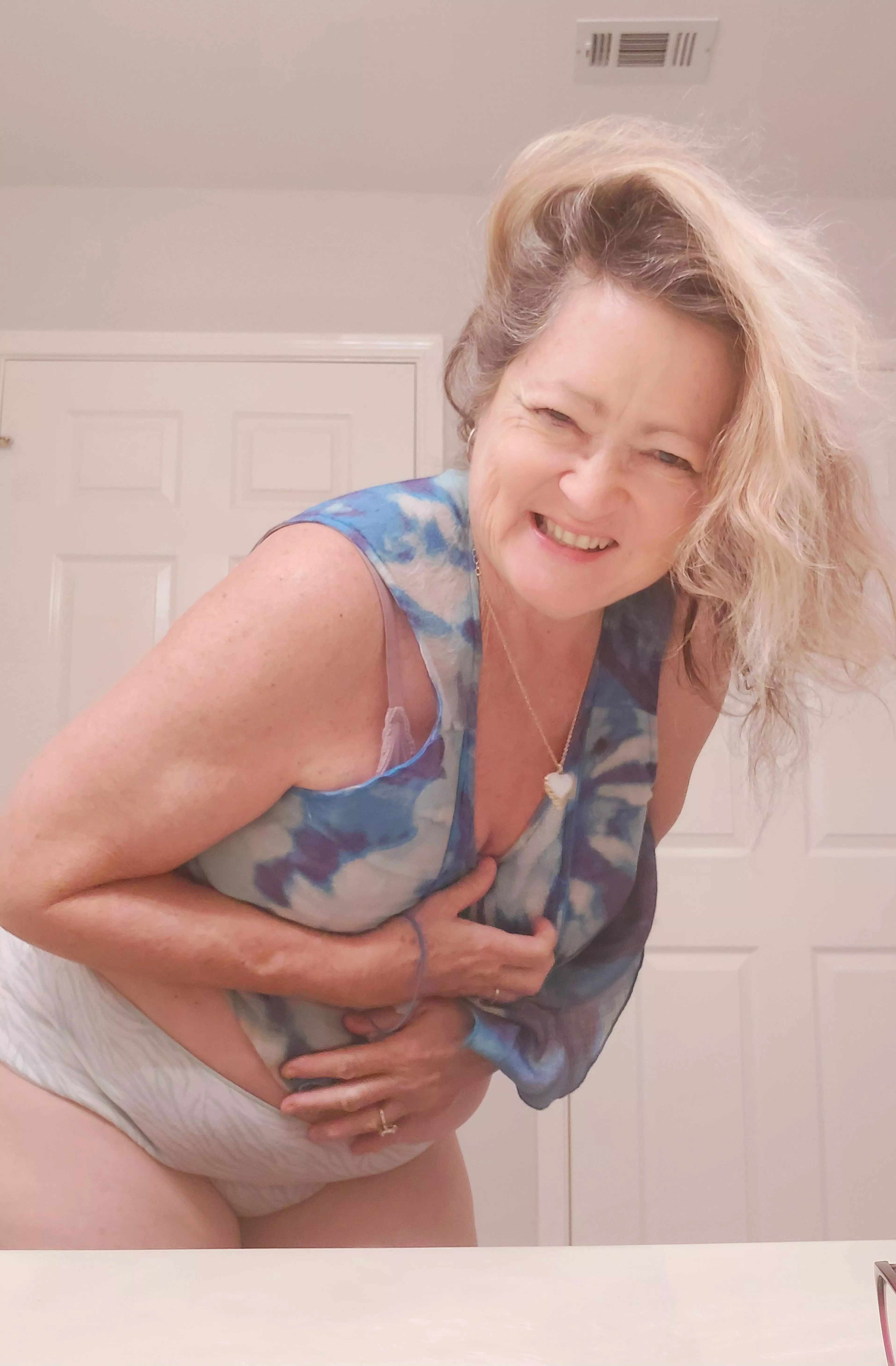 I'm blonde so squeeze me hard posted by blondiedi1223