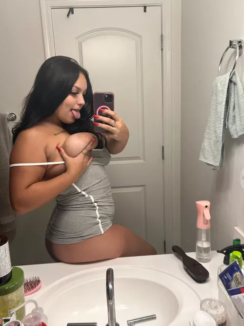 Just turned 18 and i really wish someone would come fuck me until i cant move 🤤🤤 by Kira2sexxy