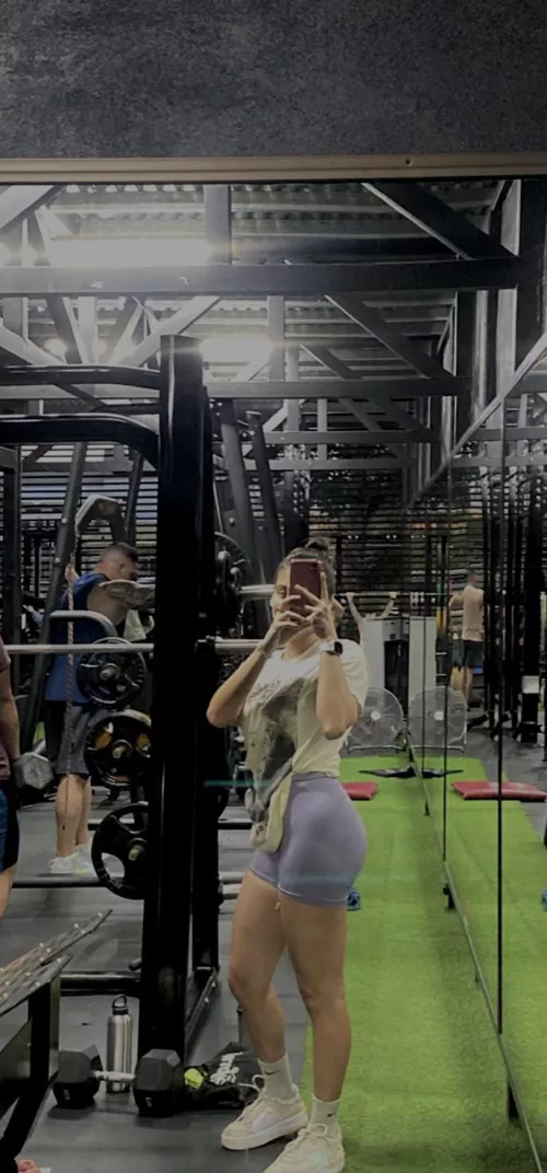 late night workout🥵🍑(f) by spicyass___