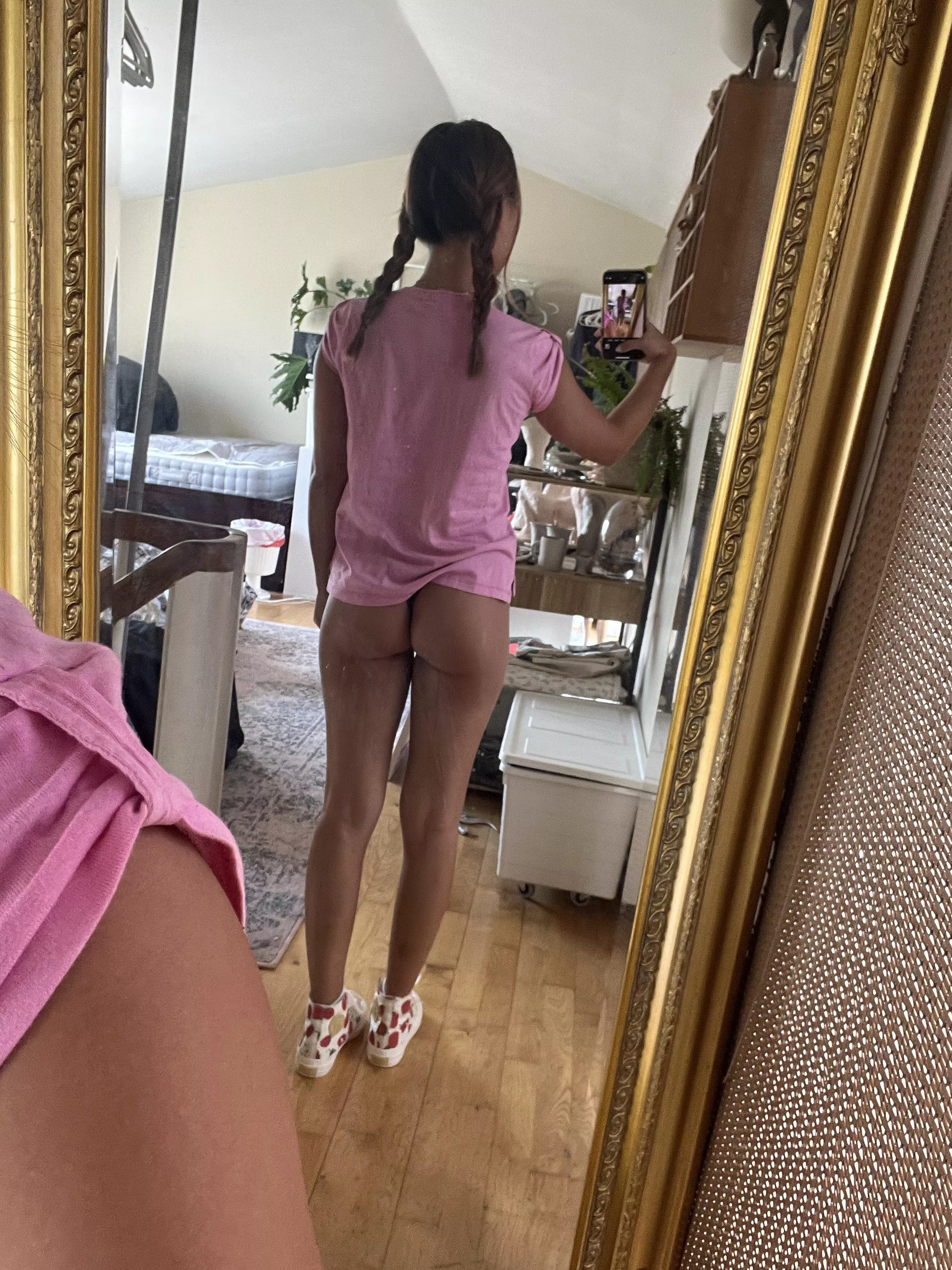 Little butt in the mirror posted by allicat123ph