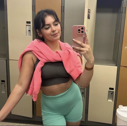 Love gym wear. by ILoveBustyWomenn