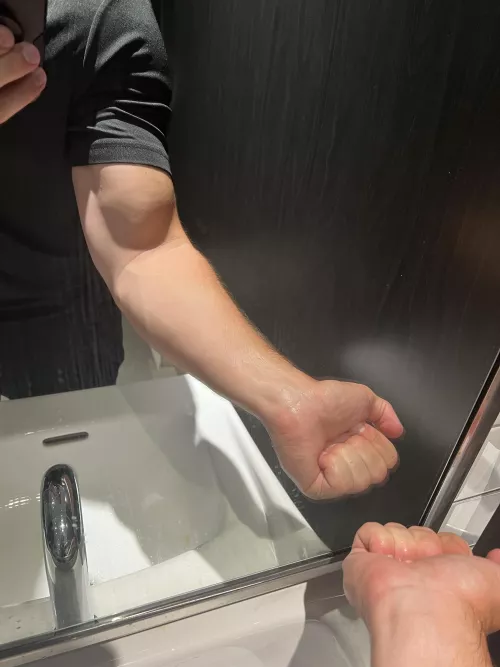 loving how big my arm looks by Throwaway999989890