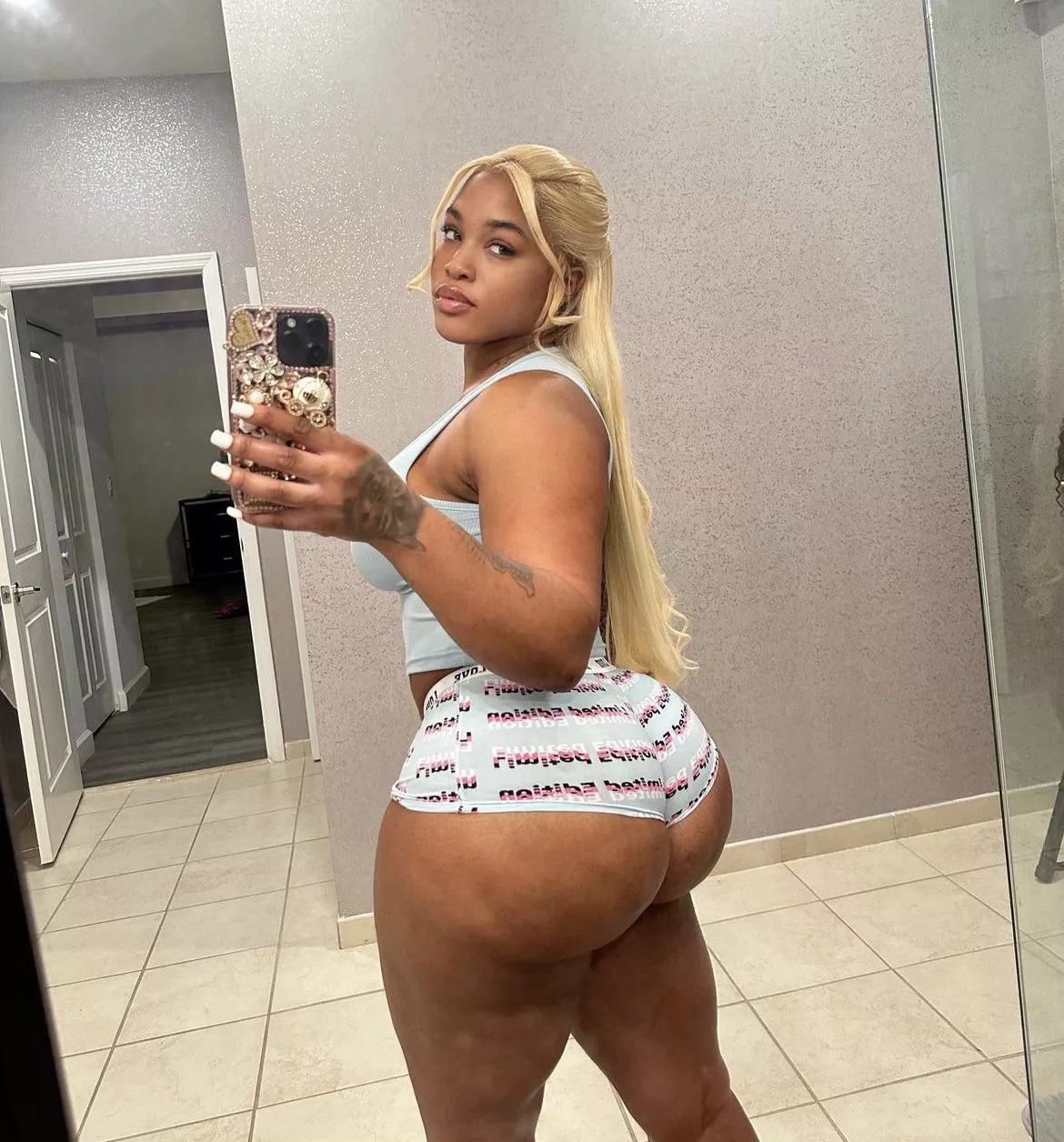 Mirror Booty Pics posted by playhousericky