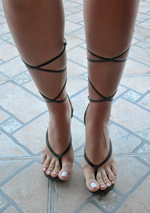 My friend let me borrow these and I think they are so cute! Want to com on them? :) by PunktuallyPoor