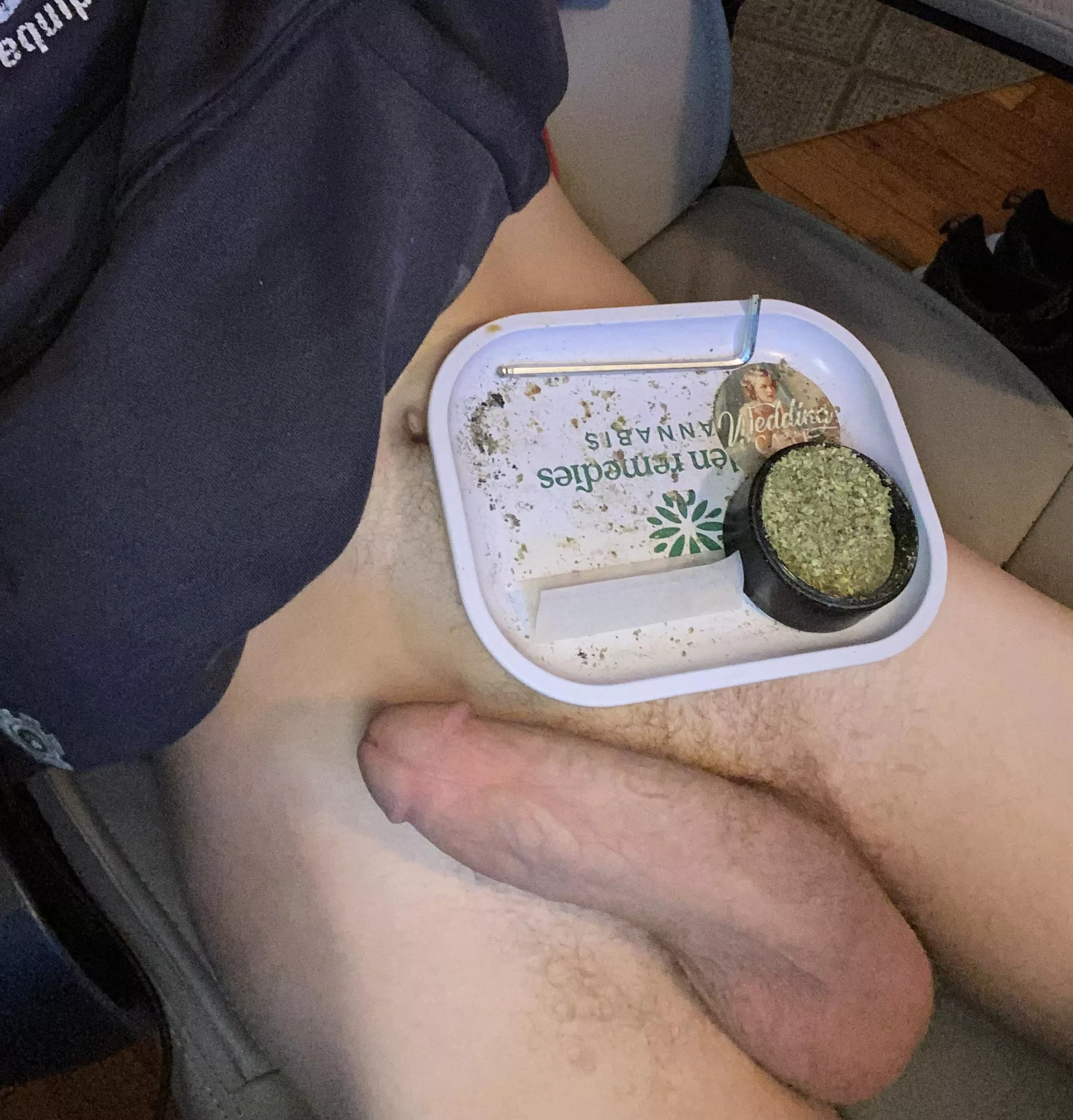No preroll today, gotta roll for [m]yself posted by BigDickinAround