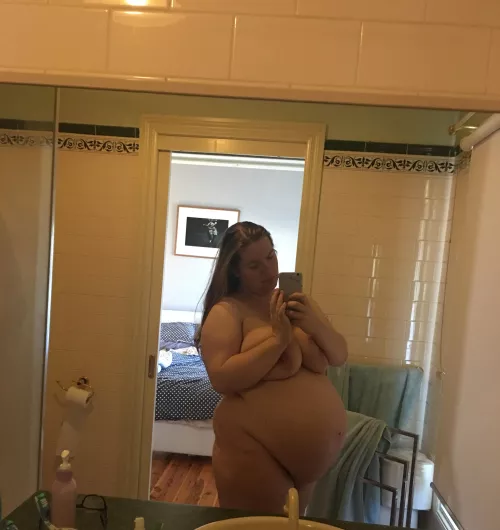 Two weeks before birth by Hayleycurvy