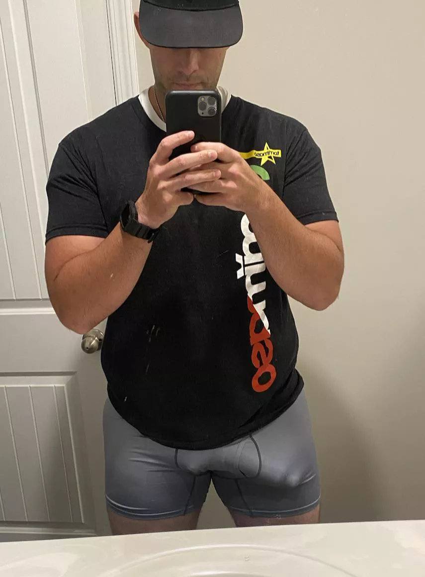 Who can handle a large package posted by SirCumsTooMuch825