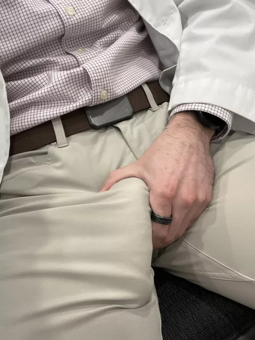 You don’t mind if I adjust myself right? by thethickbrick