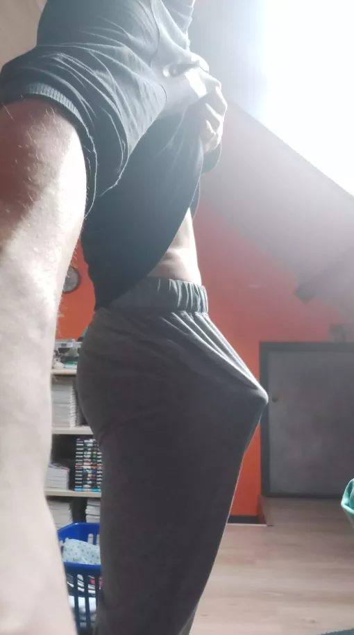 Anyone into hung skinny guys? posted by kovenfree1
