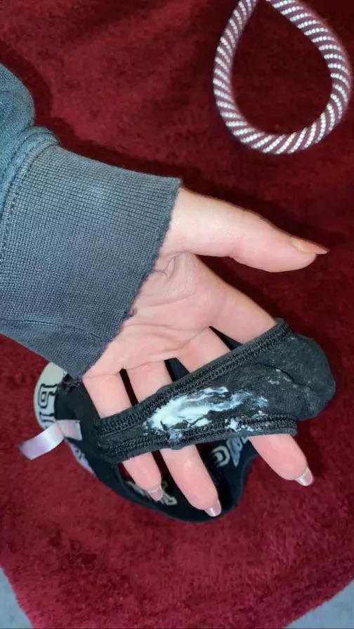 Been horny for days and it makes me so so creamy. Lick it up? posted by SaddledSally