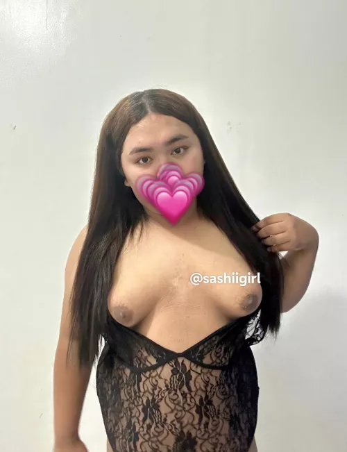 boobs out 🙈 by sashiigirl