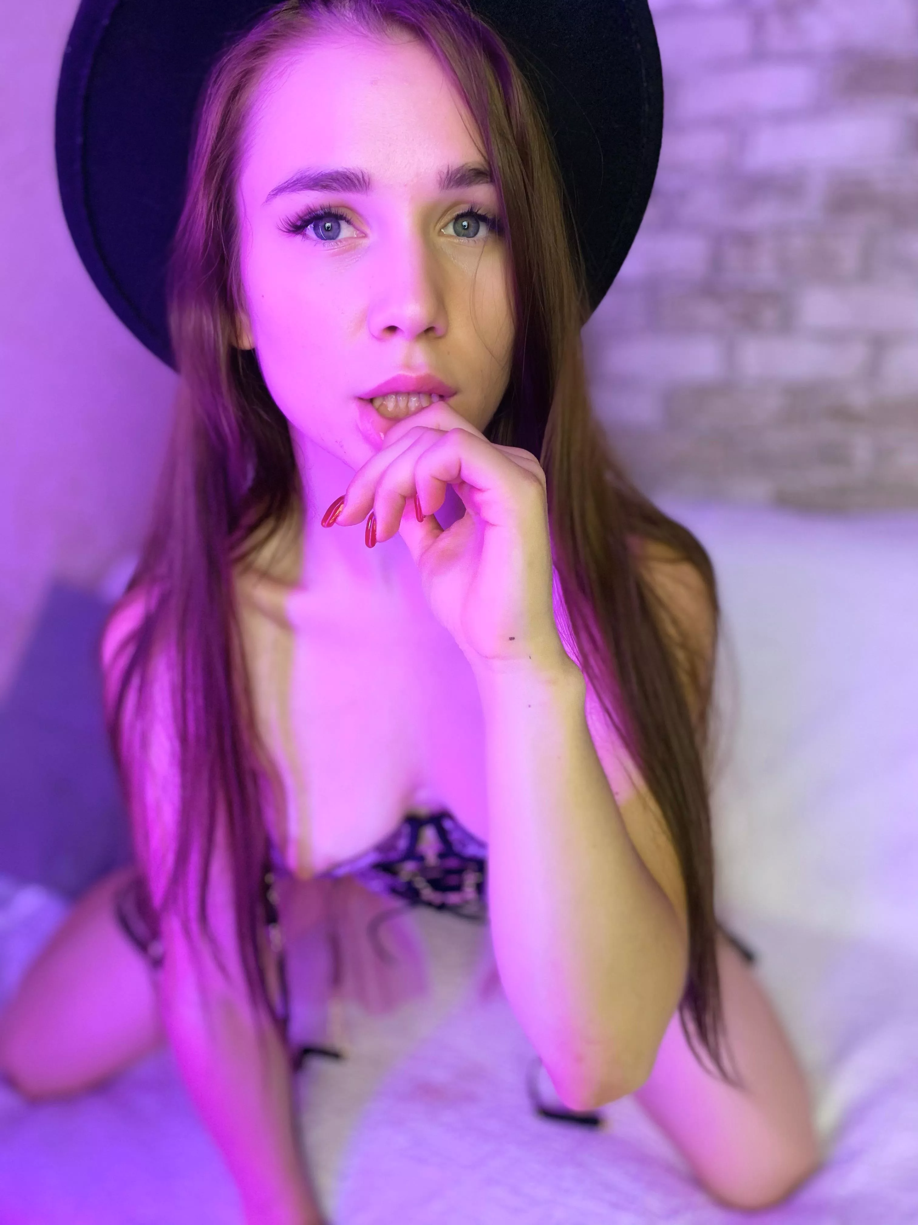 Cute tits and hot mouth want to play with your lollipop🍭 posted by ephoriae