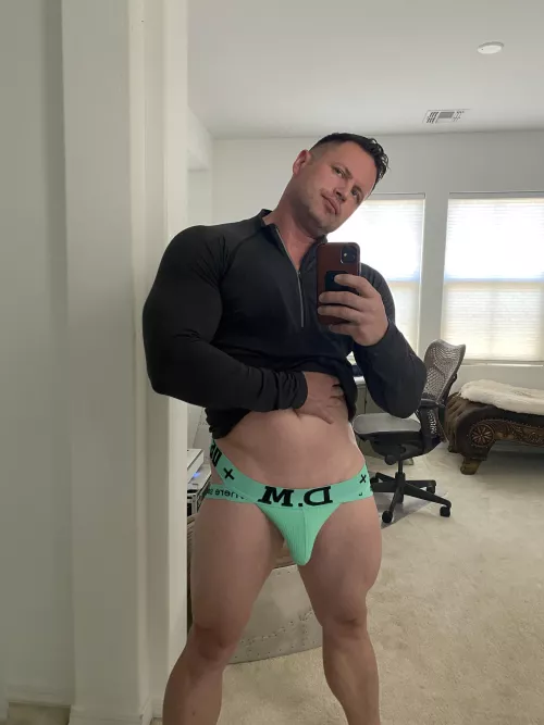 Do you want to see the back?!? (38) by HalJordanEntertain