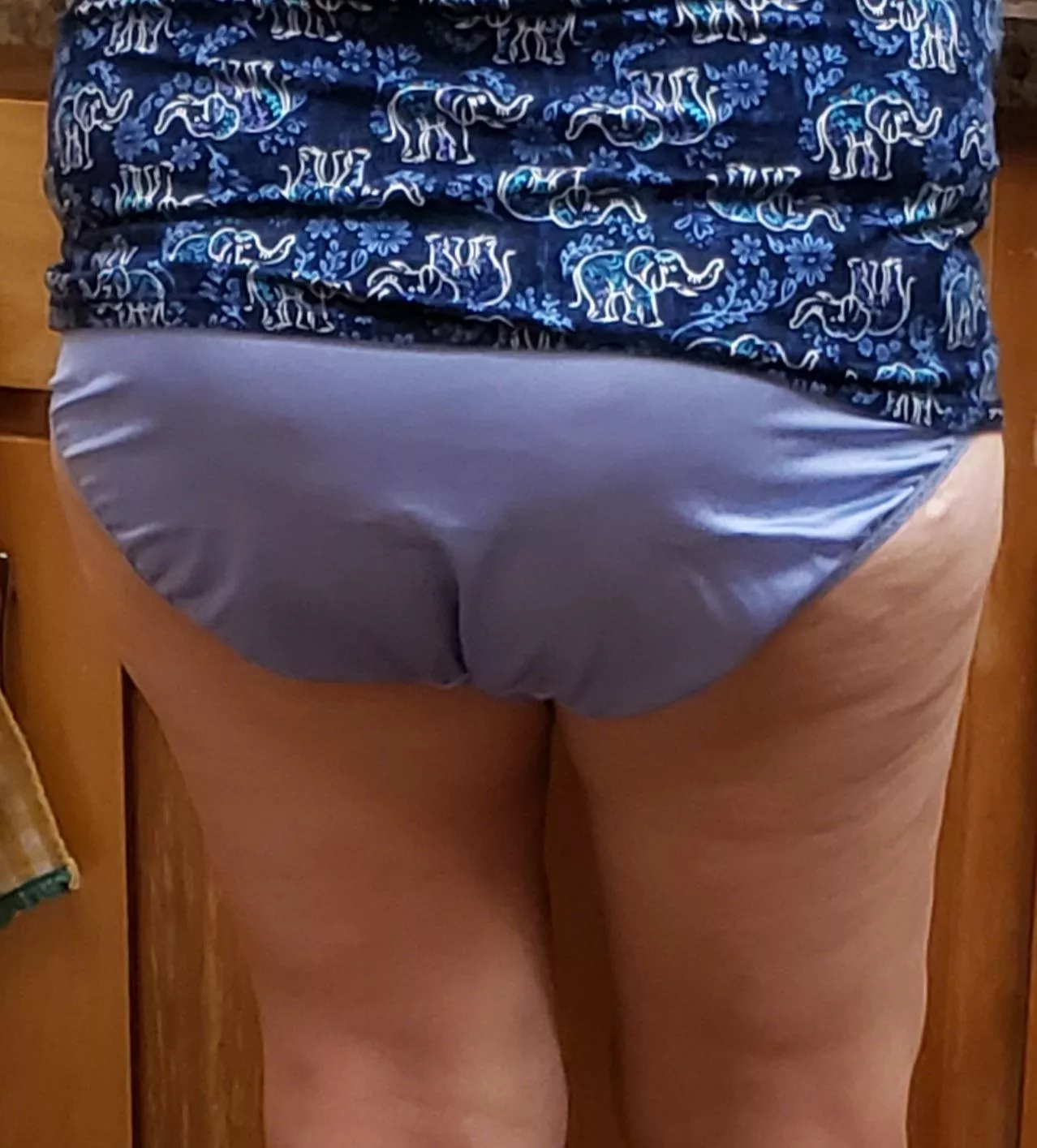 Good morning boys, wearing my silky smooth purple panties for you today 💜 there already getting a little damp between my legs. posted by Beautiful_Contest631