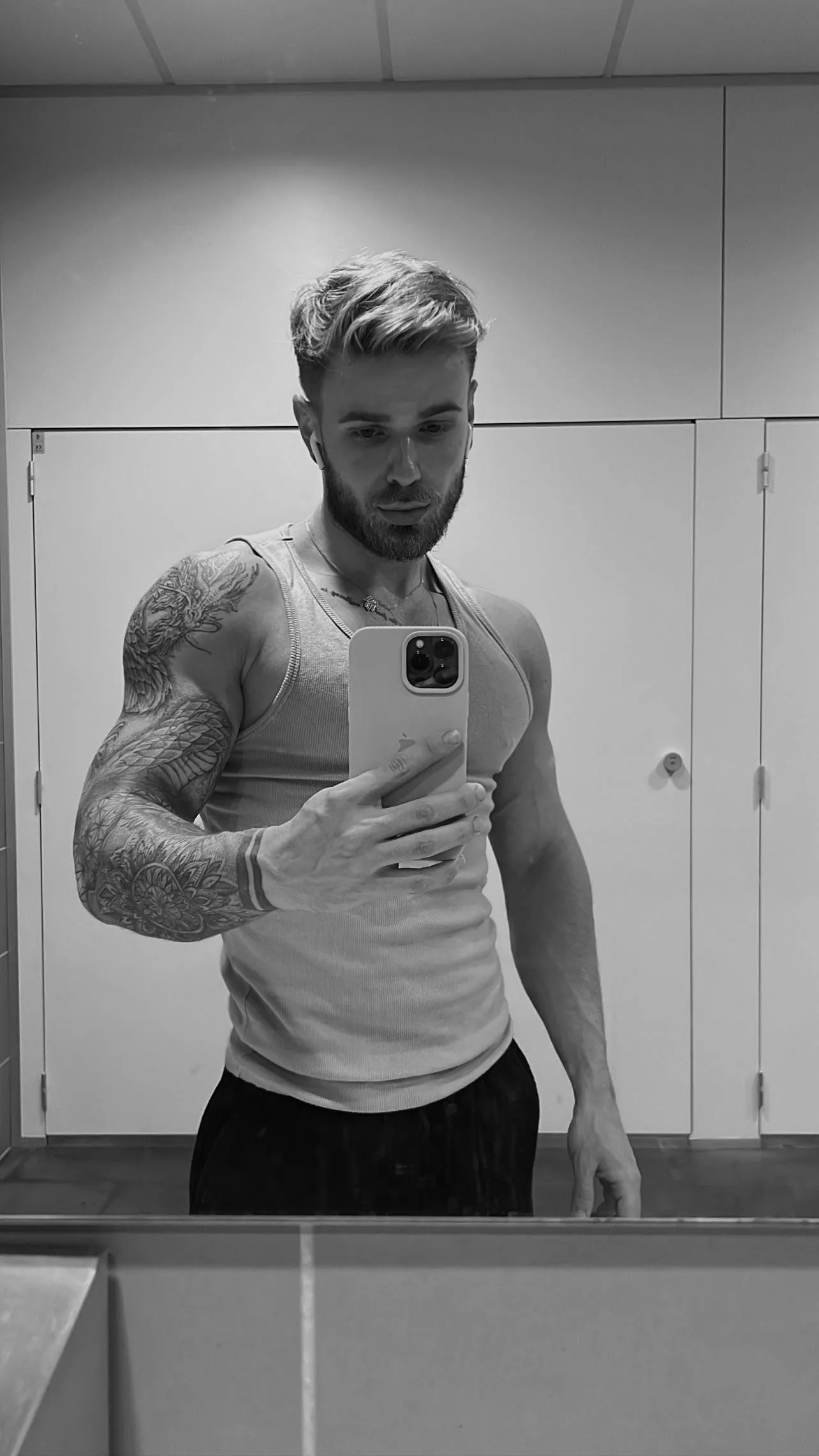 i like my arms posted by zaniewskimichal