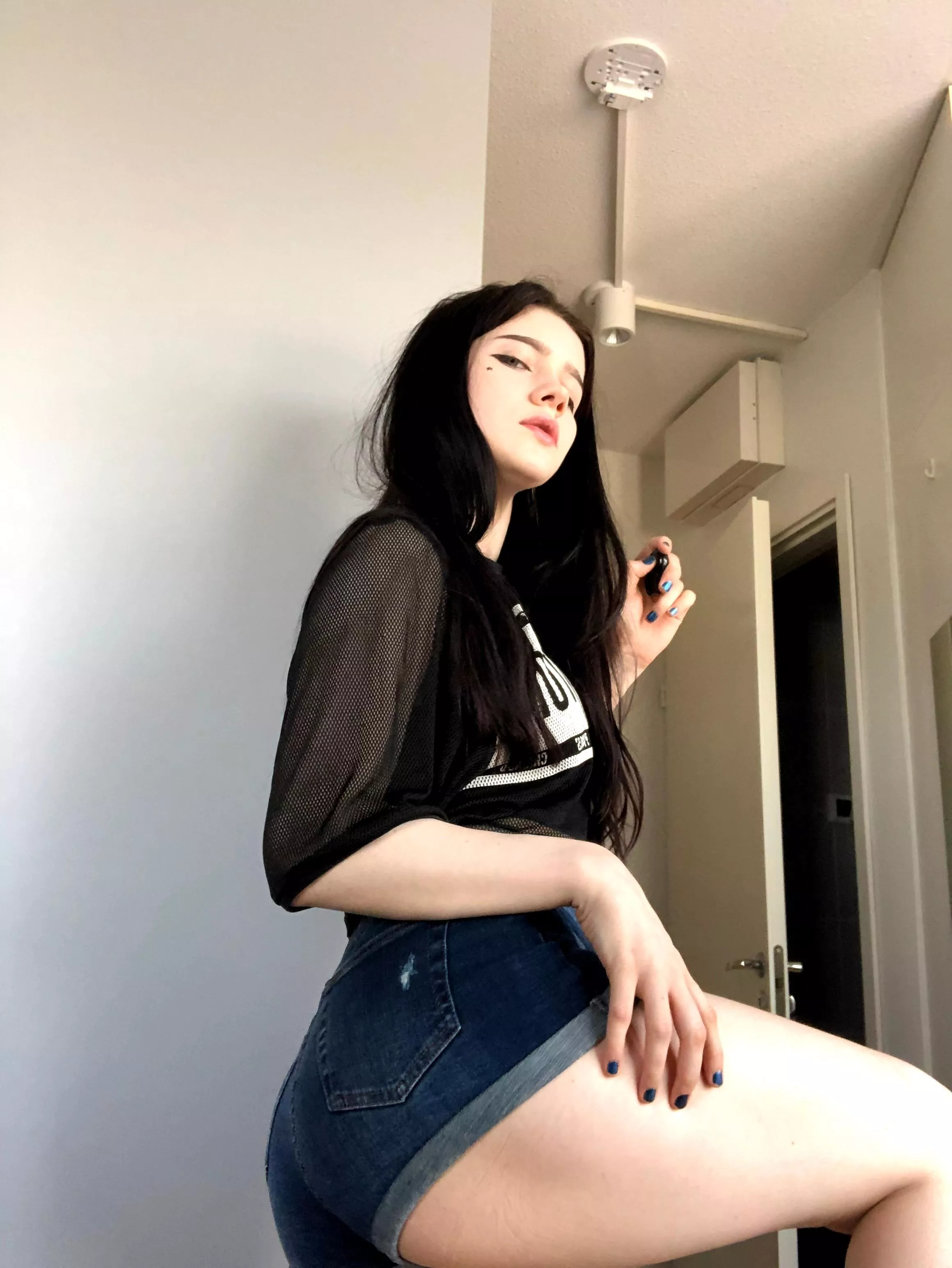 I may be small but my legs aren't bad for a 19 year old, dontcha think? posted by N0tal