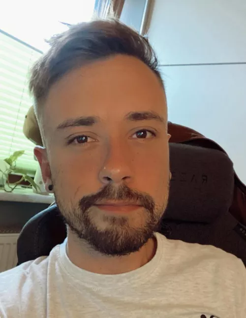 Is someone playing Classic Hardcore / Wotlk? by momsi_tron