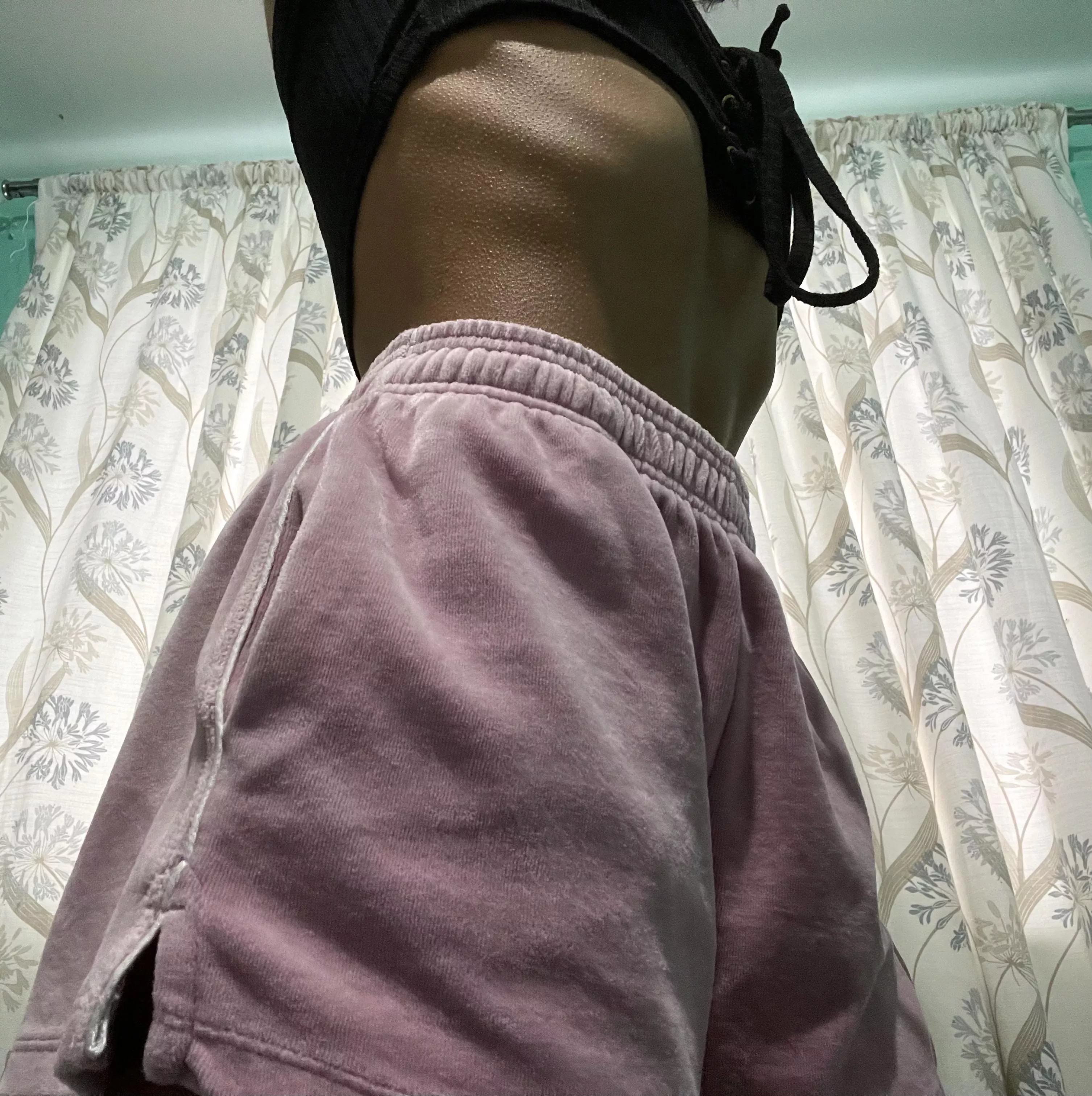 Its getting cold but I’ll still wear a crop top posted by bbygirllxoxo