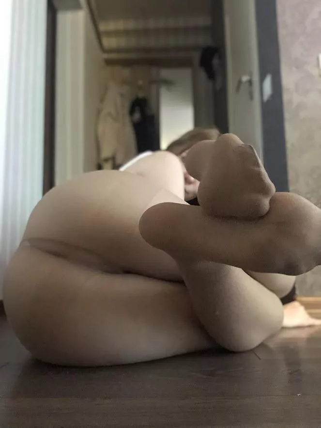 My feet are primed for licking and sucking oc posted by iamliiaa