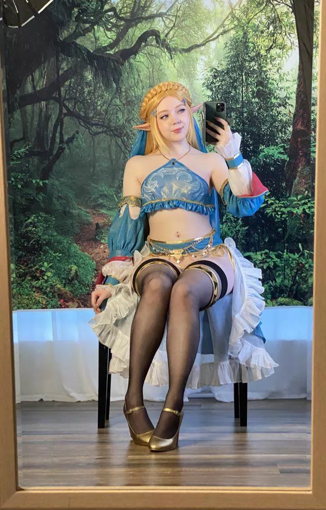 My Gerudo Zelda cosplay (Phee) posted by pheesan