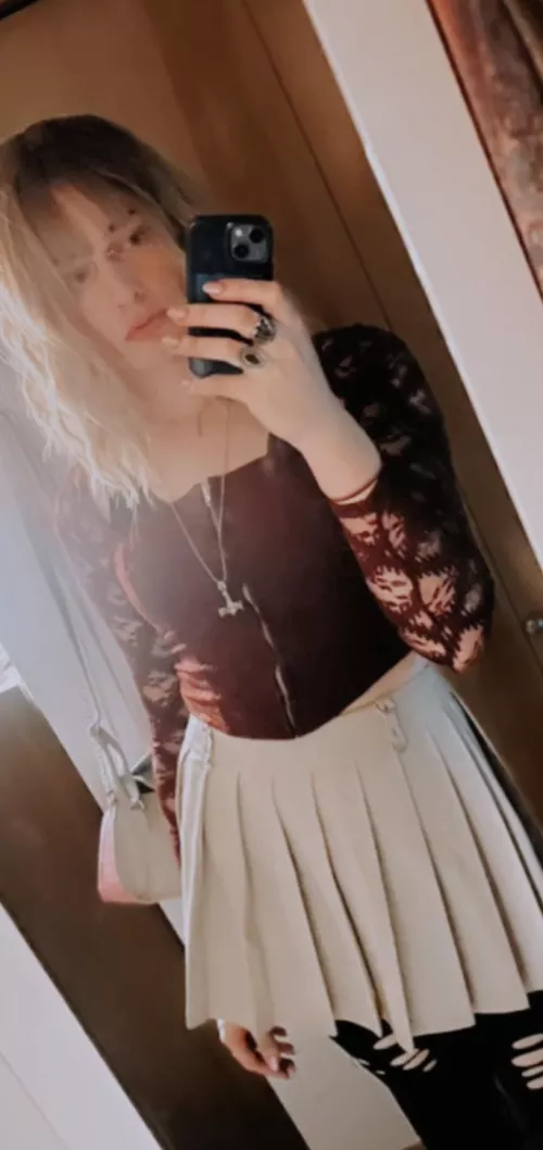 Nails done 💅🏻 by Femmecurbstomp