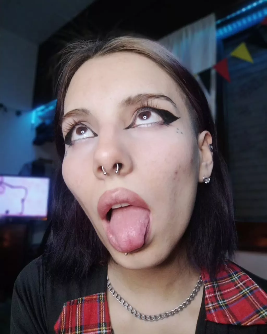 naughty girl waits for you with her mouth open posted by _chinesedragon_