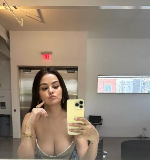 Selena Gomez by lolifyouknew