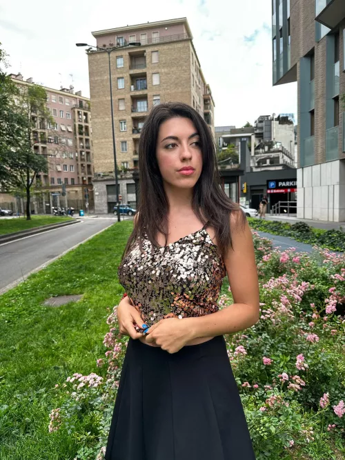 Such a shiny braless look, to shine your day in a cloudy day F19 by little__devill