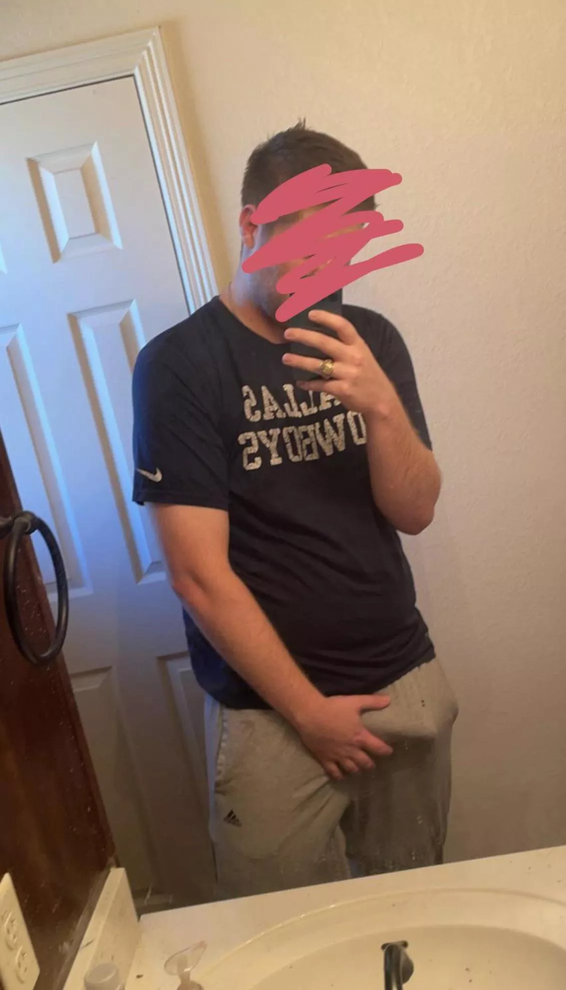 Are you a fan of gray sweatpants? posted by z-one18