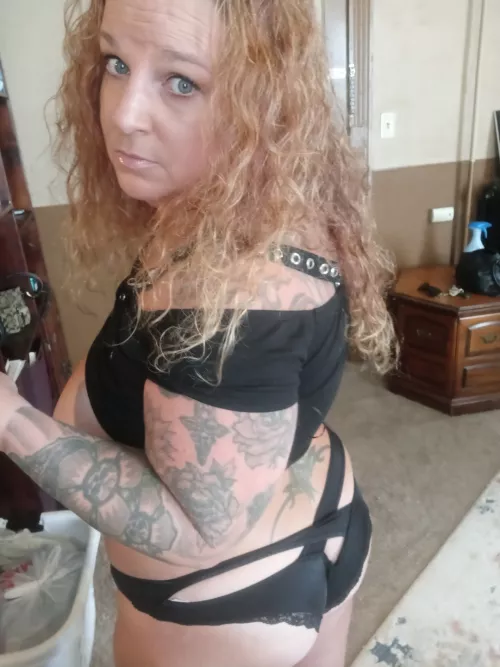 Dangerous curves by jewels-in-denile