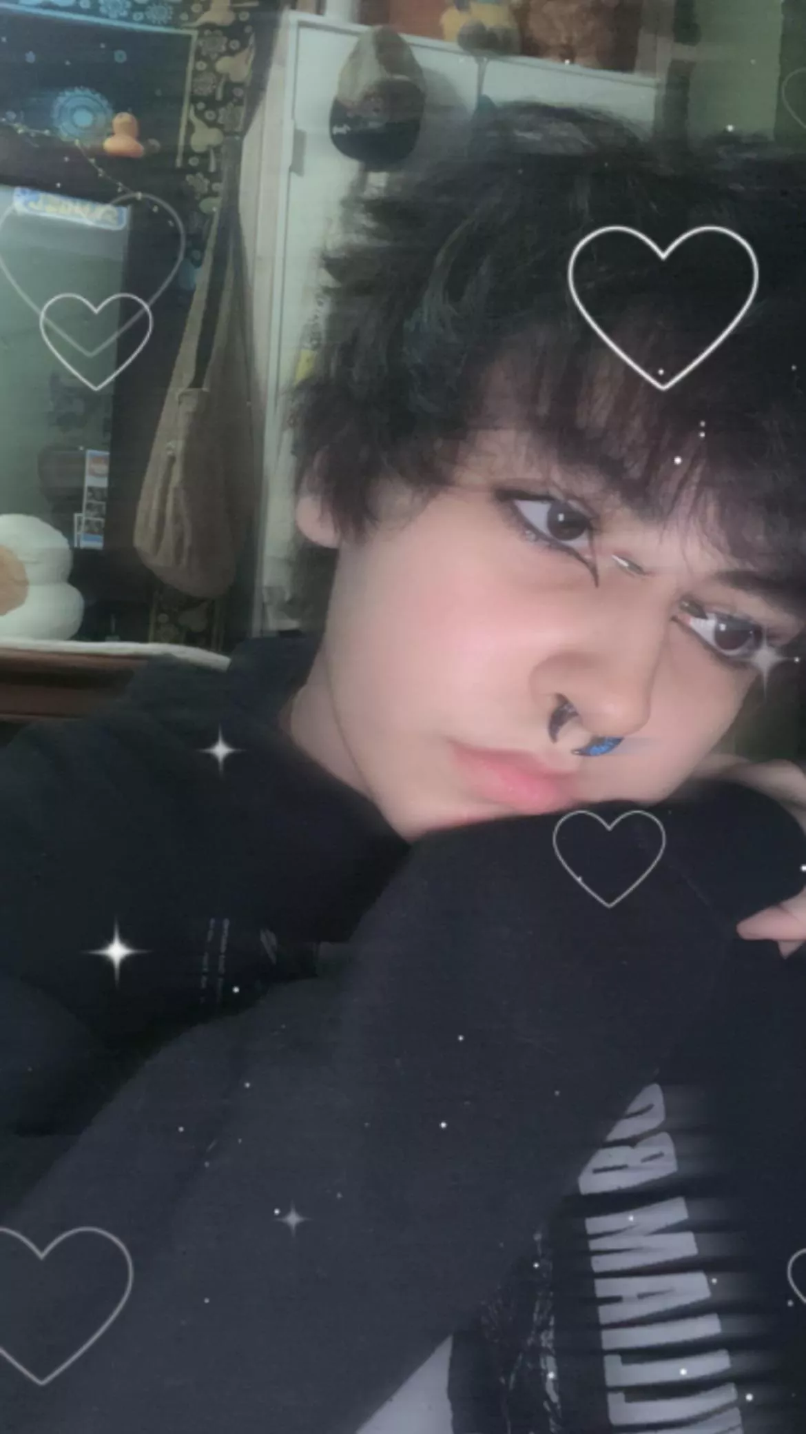 do u like femboys with short hair? posted by meowclock