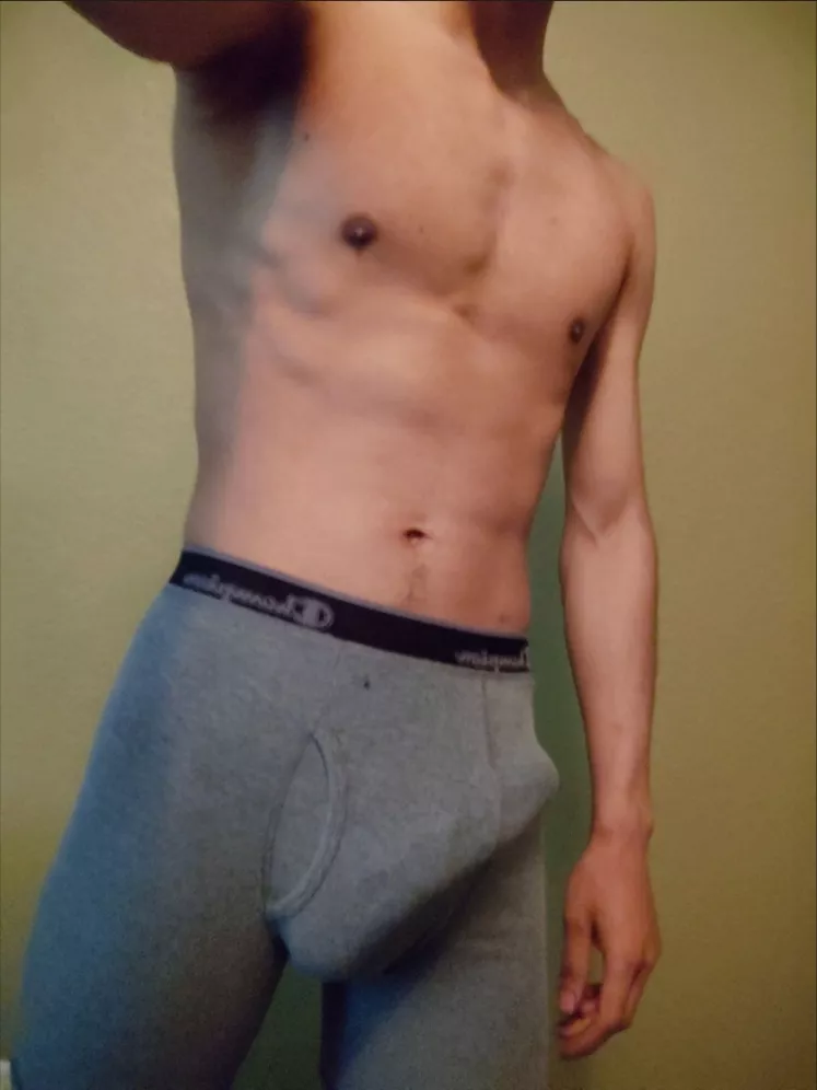 Horny rn posted by Mj8688