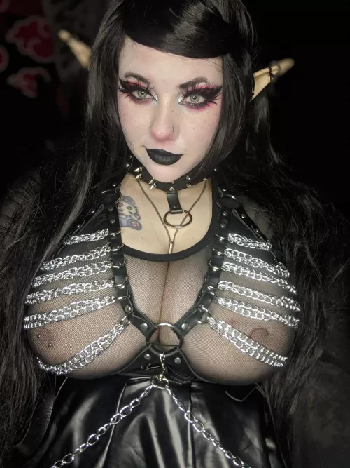 I don't have anyone to send nudes to, so can I send them to you instead? by Yourwitchygirl