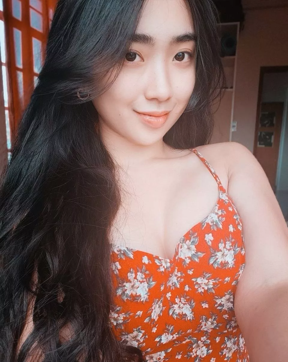 I want to wear my sundress even during the fall posted by Human_Virus8766