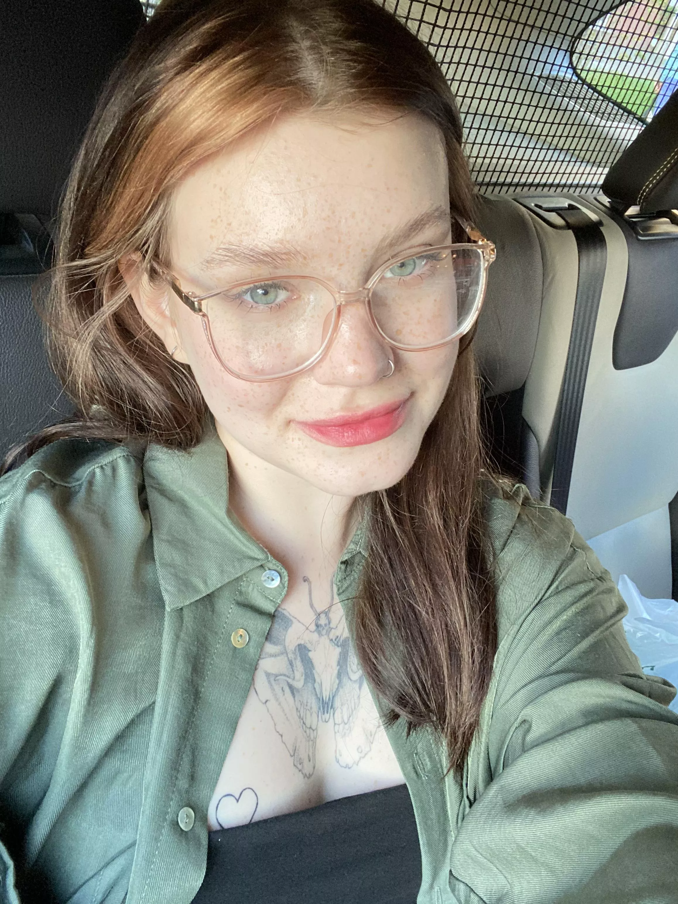 Just a cutie girl with glasses and freckles posted by IdyllicBemisia