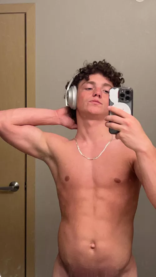 So horny hearing moans on my headphones! by jacob-dyl