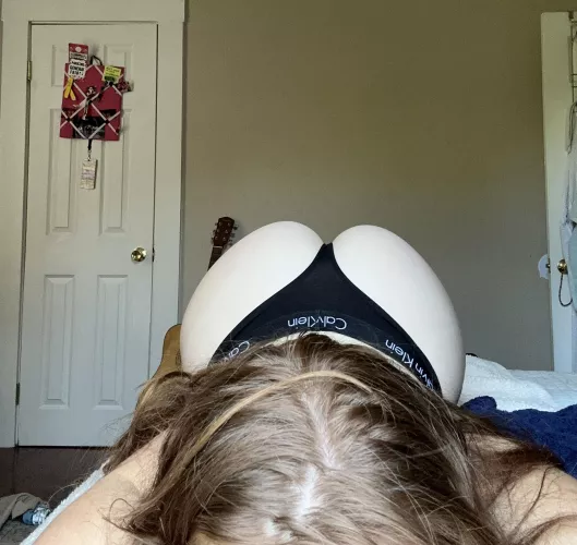 The only view you get from me 😘 by 2FacedG3m1n1