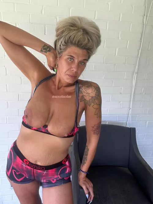 Thirsty Thursday, calls for a little topless tits (f) by Cecelaceluv