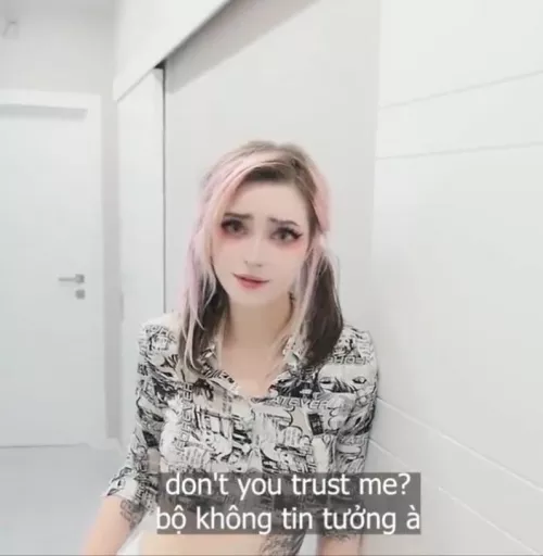 Who is this? Or link of vido by panda_ku11