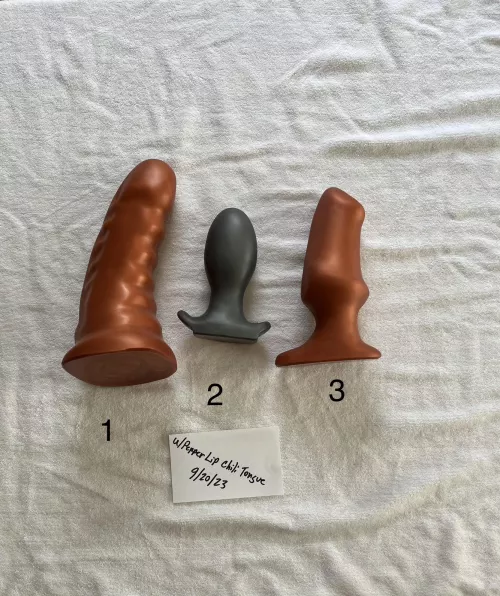 WTS Square Peg Toys (USA Free Shipping) by PepperLipChiliTongue