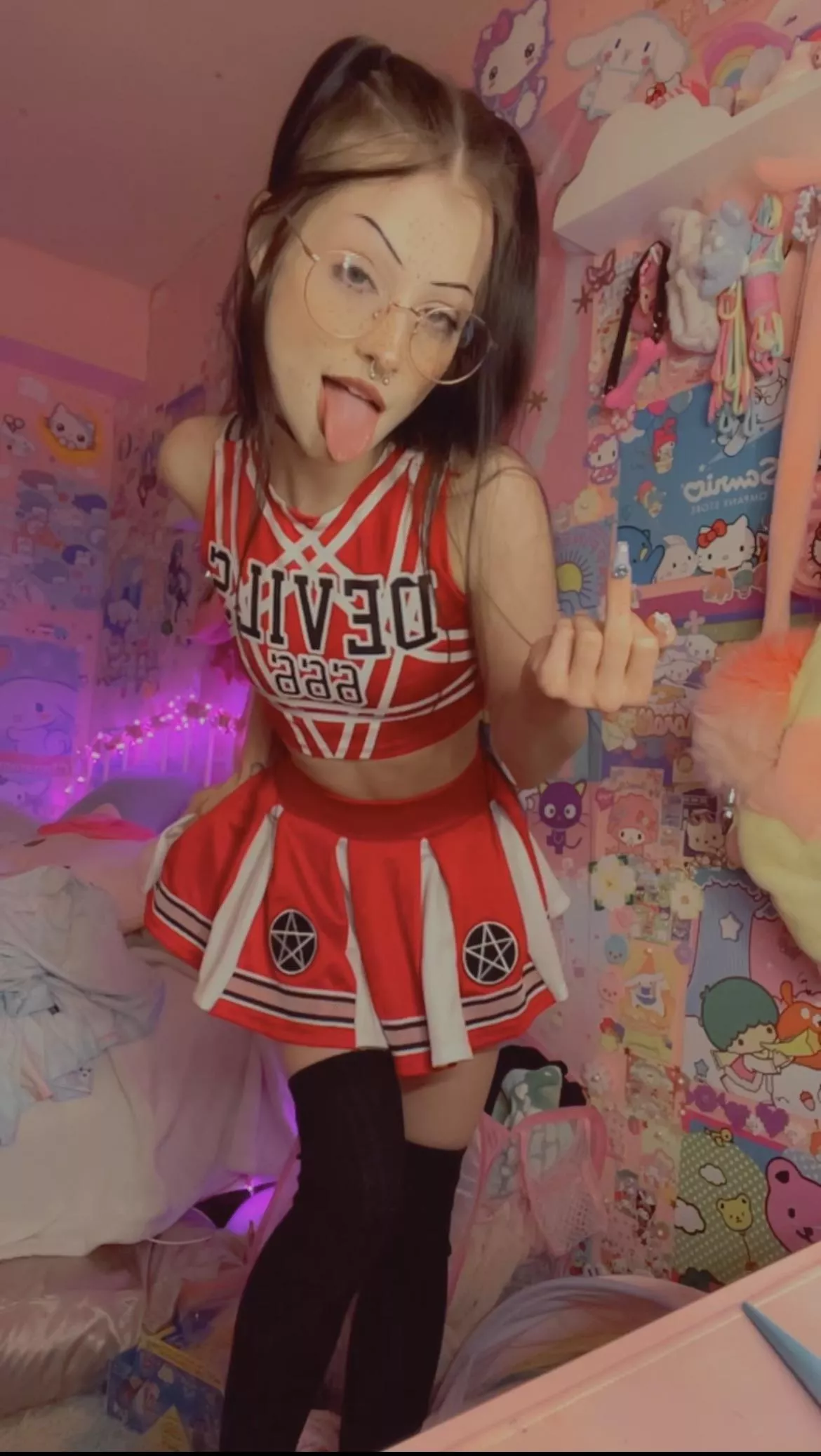 you call that a cock? 😂🤏 posted by Sad_Manufacturer1122