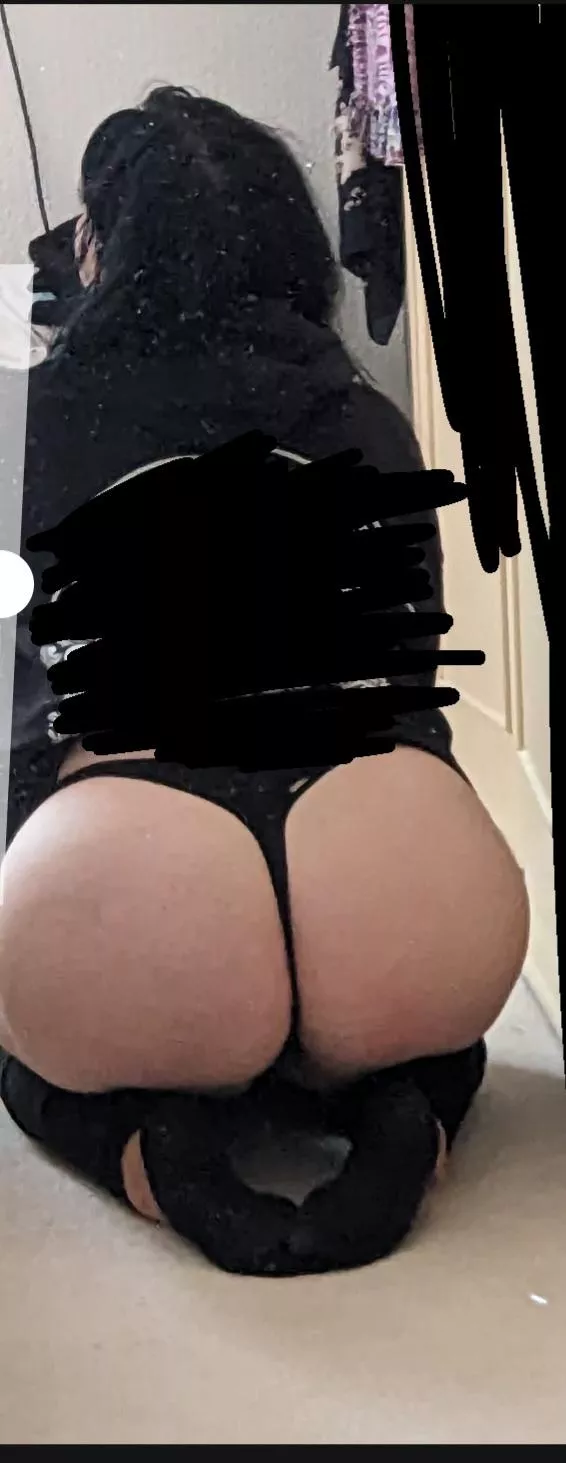 A thing I own. Since she's Been good I promised her other masters could use her for a night. Uk, Clean, Well trained. posted by DaddyRulesyou