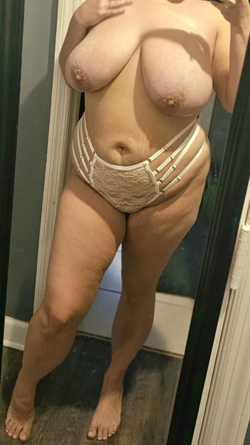 Absolutely love these panties so I wanted to share how sexy I feel ☺️ 😘 by Honest_Food_5585